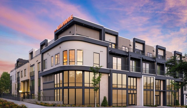 Heart of 12 South + Rooftop + Full Kitchen | 4BR Suite at #1 Hotel in Nashville