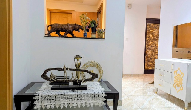 Hotel-Style 1BR Near Mall of Oman