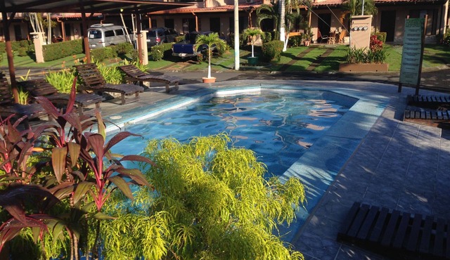 Jaco Beach 2 bedroom poolside condo with extras