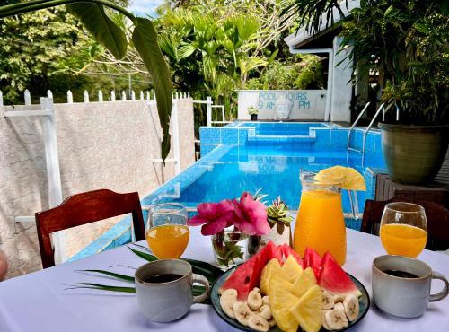 Kika Zaru Free MA Park Tour & Breakfast