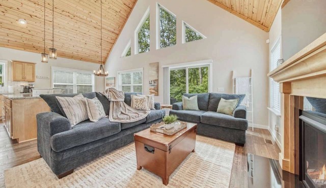 Lake It Easy, Hot Tub, Fire Pit, Beach Access