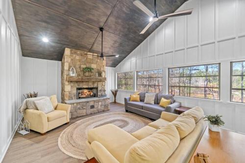 Lakeside Lodge on Bluegill- Arcade, Dock, FirePit