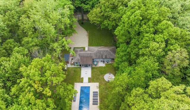 Lakeside Retreat w/Private Heated Pool. Deep discount for week of 7/17!