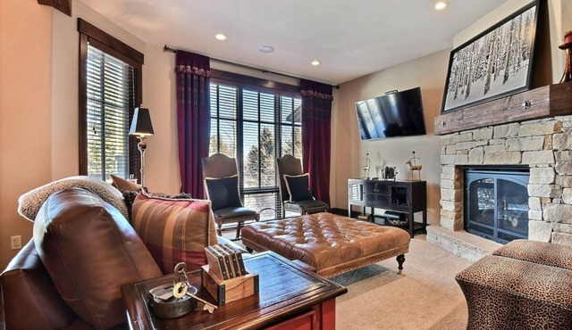 Last-Minute Savings! Silver Star #903, Private Hot Tub! Community Amenities!