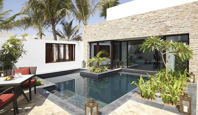 Luxurious 1BR Villa! 4 Units w/Plunge Pools! Beachfront, Spa and Free Parking!