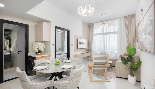 Luxury 1BR - Miracle Garden View - Skyz in Arjan