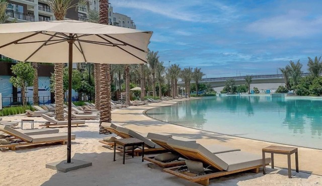 Luxury Dubai Creek Beach with Private Lagoon