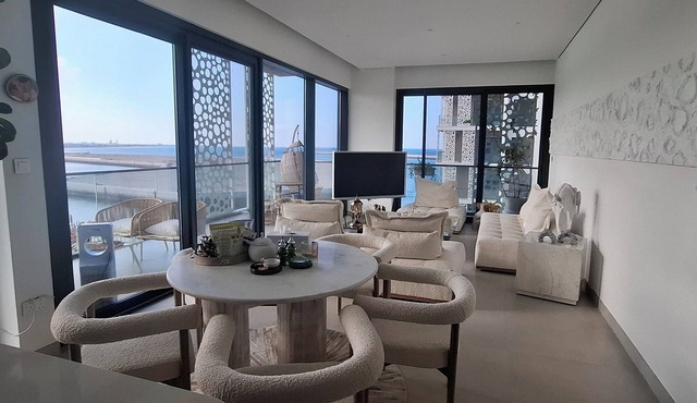 Luxury marina view apartment in juman 2