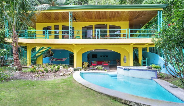 Manuel Antonio, Private Pool Jacuzzi, Pool table, Gated community