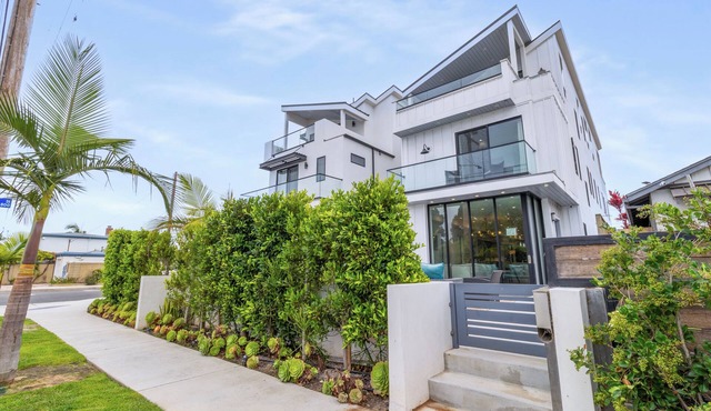 @ Marbella Lane - Luxe 4BR Haven w/Skyscape Views