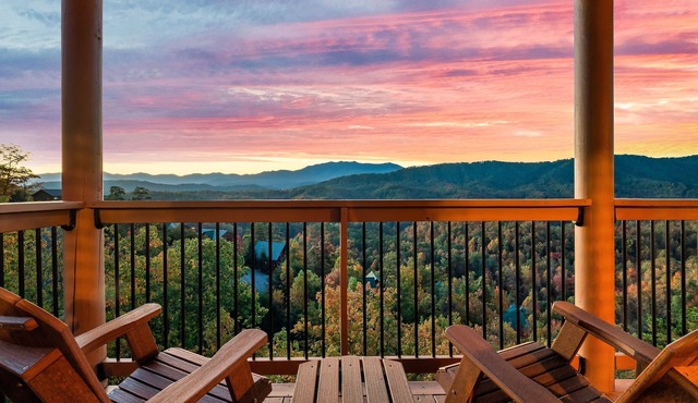 Million Dollar Mountain Views, Heated Indoor Pool, Private Theater Room, Hot Tub