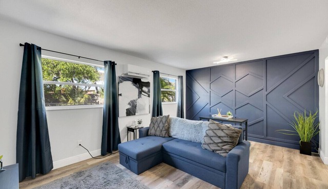 Modern 1BR Escape | Prime South Tampa Spot