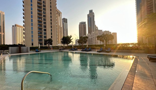 Modern 2-bedroom apartment with WiFi, fitness room in welcoming Dubai