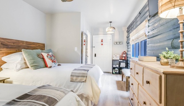 Nature Suite — Cypress Creek Access + Fire Pit | On Wimberley Square