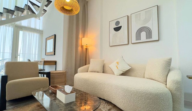 Oasis Grove: Stylish 2BR Retreat in Masdar City