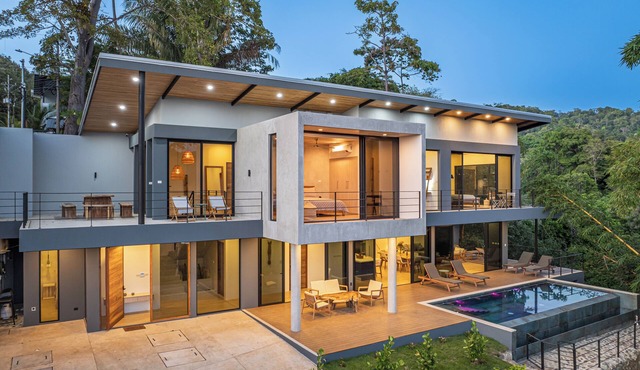 Ocean-View 4BR Villa w/Private Pool. Walk to Hermosa Beach