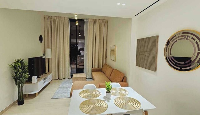 OYO HOME 1405 Spacious 1bed In Jvc Be