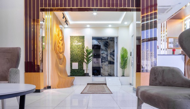 OYO Townhouse 156 Rose Hotel Apartments.