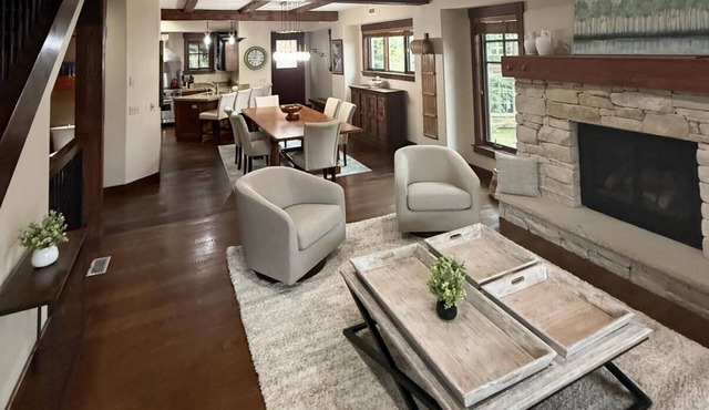 Private Hot Tub Hiking Biking Pool Gym Golf