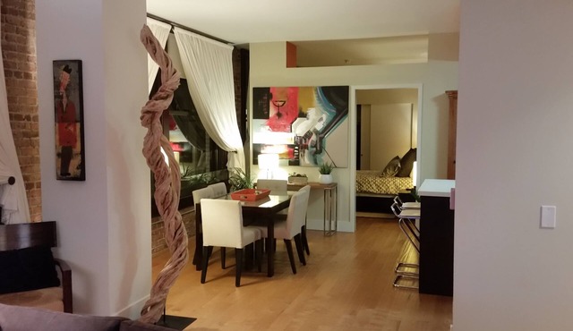 Quite, Clean, And Luxurious 1 BR/1 Bath DTLA Loft, Near Everything.