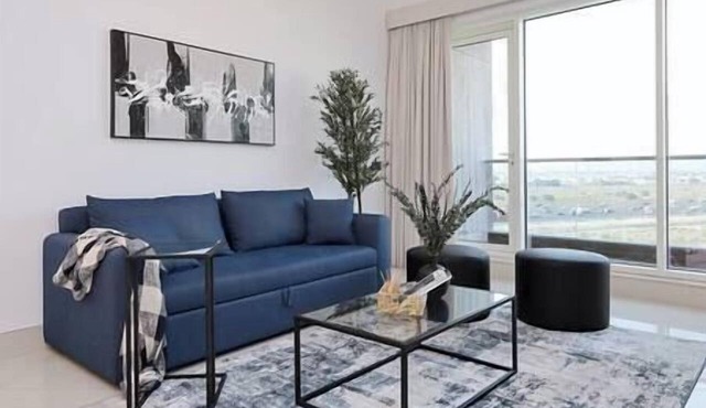 Renovated Apartment W Pool & Gym Near Dubai Airport