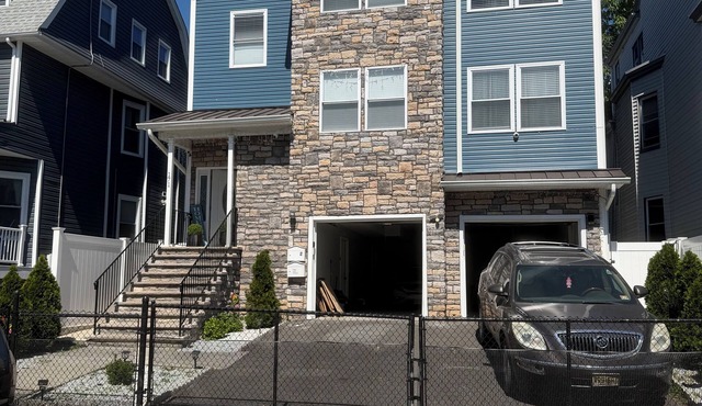 Rest in paradise, luxury and spacious home near NY