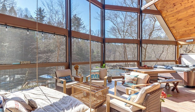 Riverfront, Hot Tub! Coosawattee River Resort Home