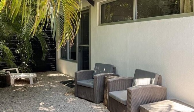 SALT 4 - Modern 1 bedroom and garden in Guiones