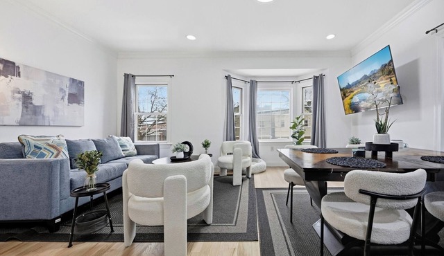 Sleeps 18! - 6 BR - 2 Kitchens