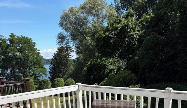 Spacious 4-bedroom townhome in delightful Saratoga with fabulous amenities.