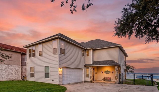 Spacious l Beautiful views l Gameroom l Dog-friendly