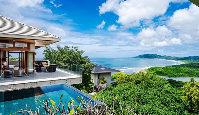 Spacious OceanView Villa with pool, gym, rooftop jaccuzi & beachclub access
