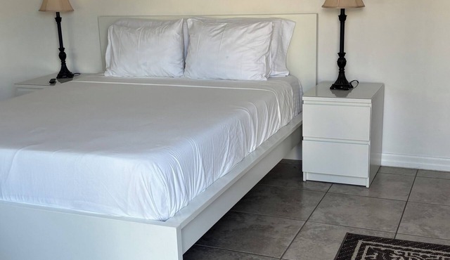 STUDIO WITH PRIVATE ENTRANCE!