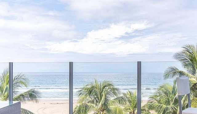 Stunning Ocean & Mountain Views
