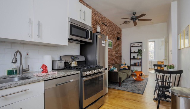 Stylish 1BR w Balcony & Laundry, Walk to PATH NYC