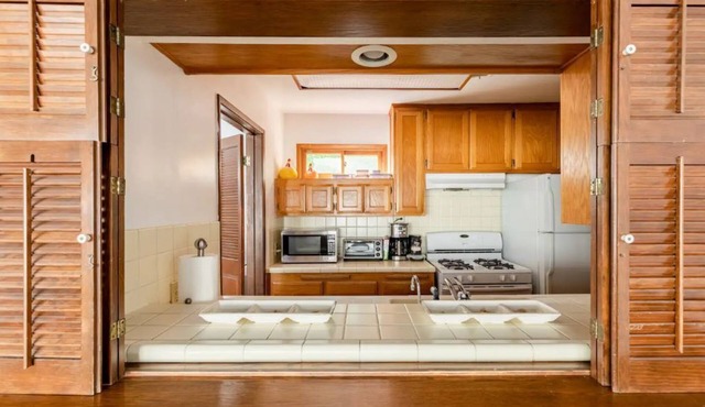 ★Stylish The Flats Oasis★ Steps to Rodeo Dr | Parking Spot Included
