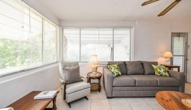 The Seashell. Private Home #54561 3 Bedrooms 2 Bathrooms Home
