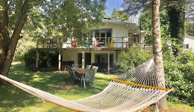 Treetop views from every window. sleeps 8, 4 bedrooms 2 baths