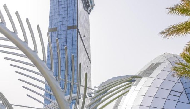 Ultra Luxury Palm Tower with Shared Hotel Facilities