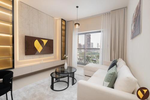 Vogue Vacation Homes, JVC Jeewar Tower near Circle Mall, One Bedroom Apartment with Balcony and City View, Access to all Amenities
