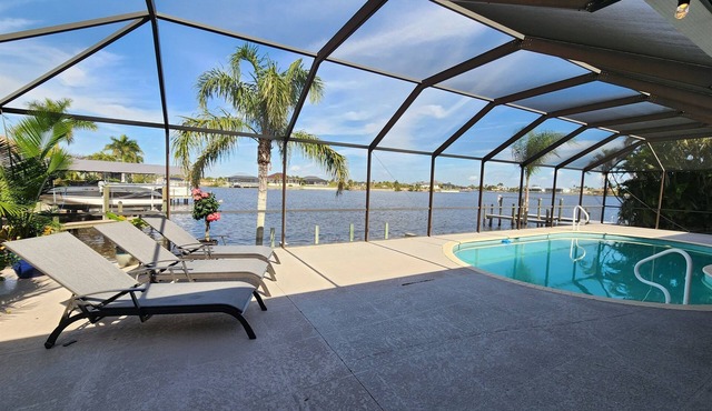 Water Front, Heated Pool, Tiki, Large Lanai