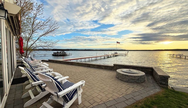 Waterfront+Lake Access+Private Dock+Patio, Sunsets+Close to Town+Race Track+SPAC