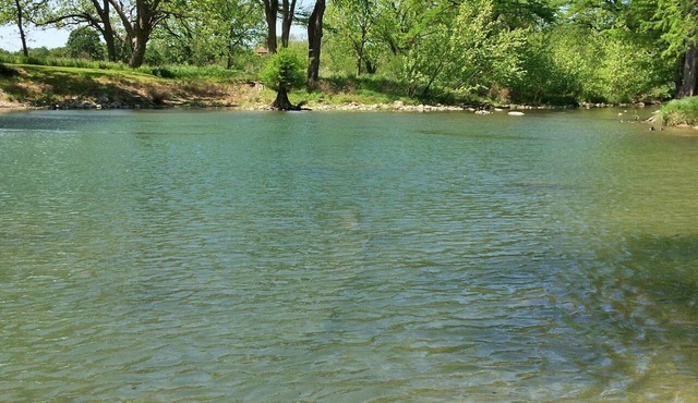 Waterwheel on the Guadalupe - river access, 2 pools, 4 hot tubs, 5 acres of lawn