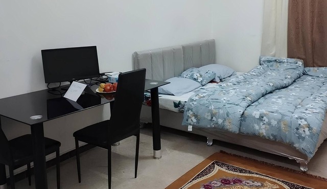 Wonderful 3-bedroom apartment with AC in vibrant Muscat. Fast net 10 min Airport