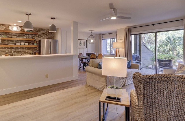 2357 Racquet Club - On-Site Community Pool and Tennis & Pet Friendly