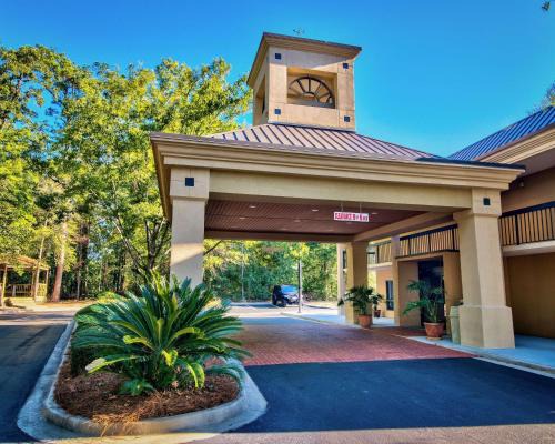 Clarion Inn 