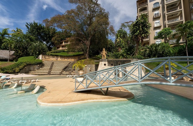 Escape to this poolside condo - The best location in Tamarindo