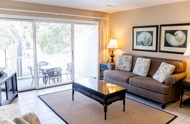 Racquet Club Villa 20/ 2 BR Resort View Condo
