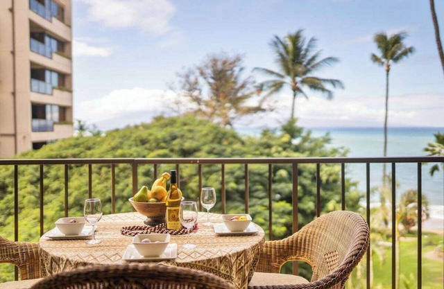Remodeled OceanFront Condo w Wonderful Ocean Views-Valley Isle 401