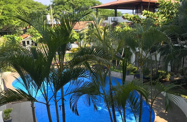 Roof top patio - 2 Bedroom Condo - Walk to Beach, Shops